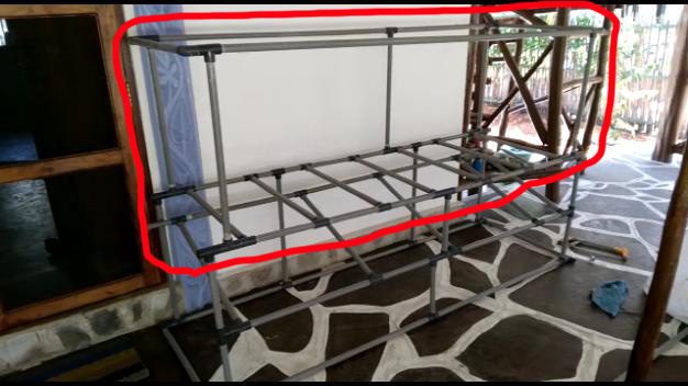 Rabbit Hutch Wire Cage Holder